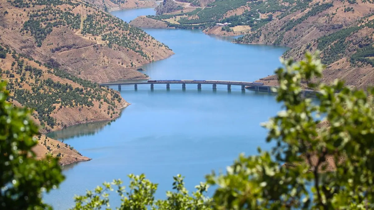 Doğu Ekspresi'ne dev rakip: Van Gölü Ekspresi! 8 şehri geçip o ilçeye ulaşıyor