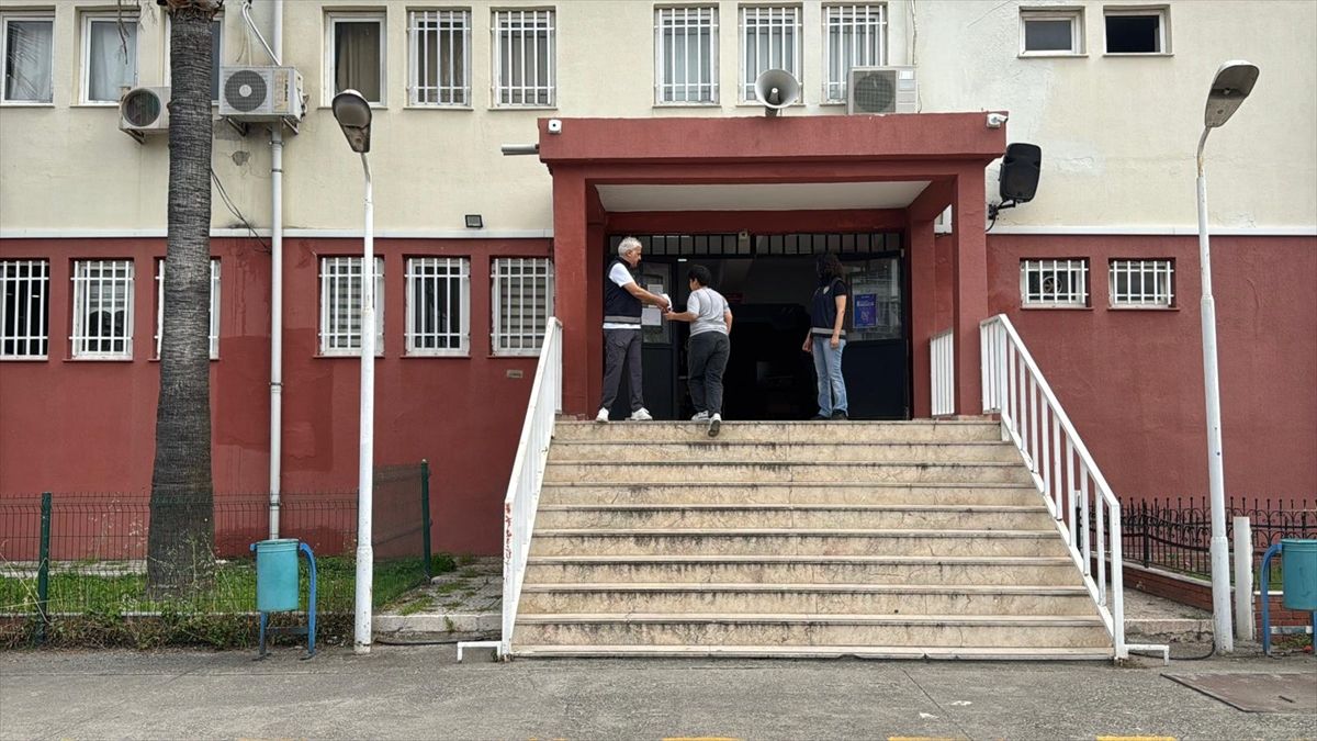Adana, Mersin, Hatay ve Osmaniye'de LGS kapsamındaki merkezi sınav başladı