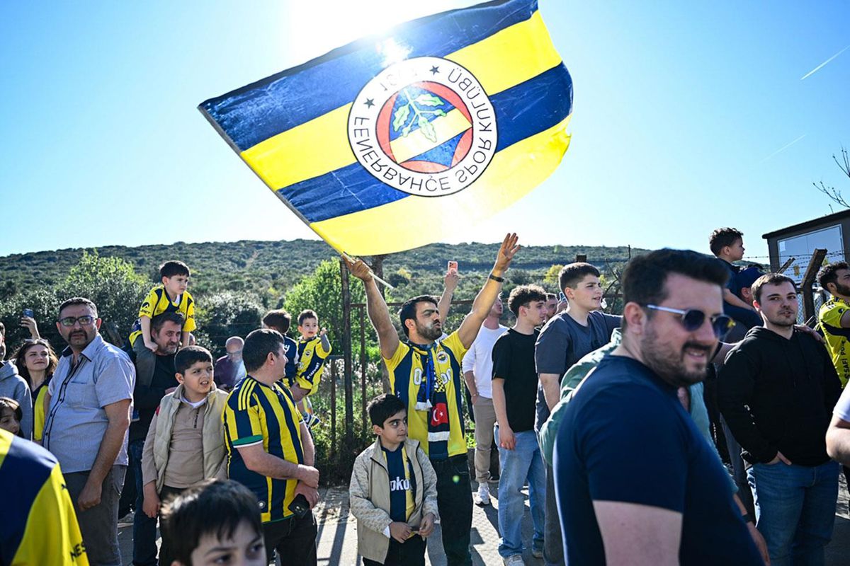 Fenerbahçe'de 2 yeni imza daha! Kampa katıldılar