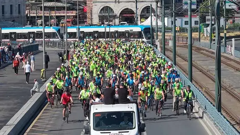 Milli maçın ardından Tarihi Yarımada'da pedal çevirdiler