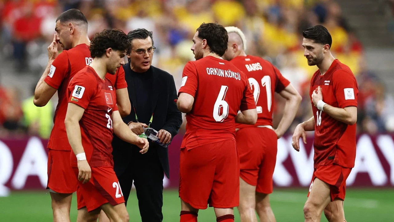 Montella, ilk 11'i değiştiriyor! Paraguay maçında 2 değişiklik