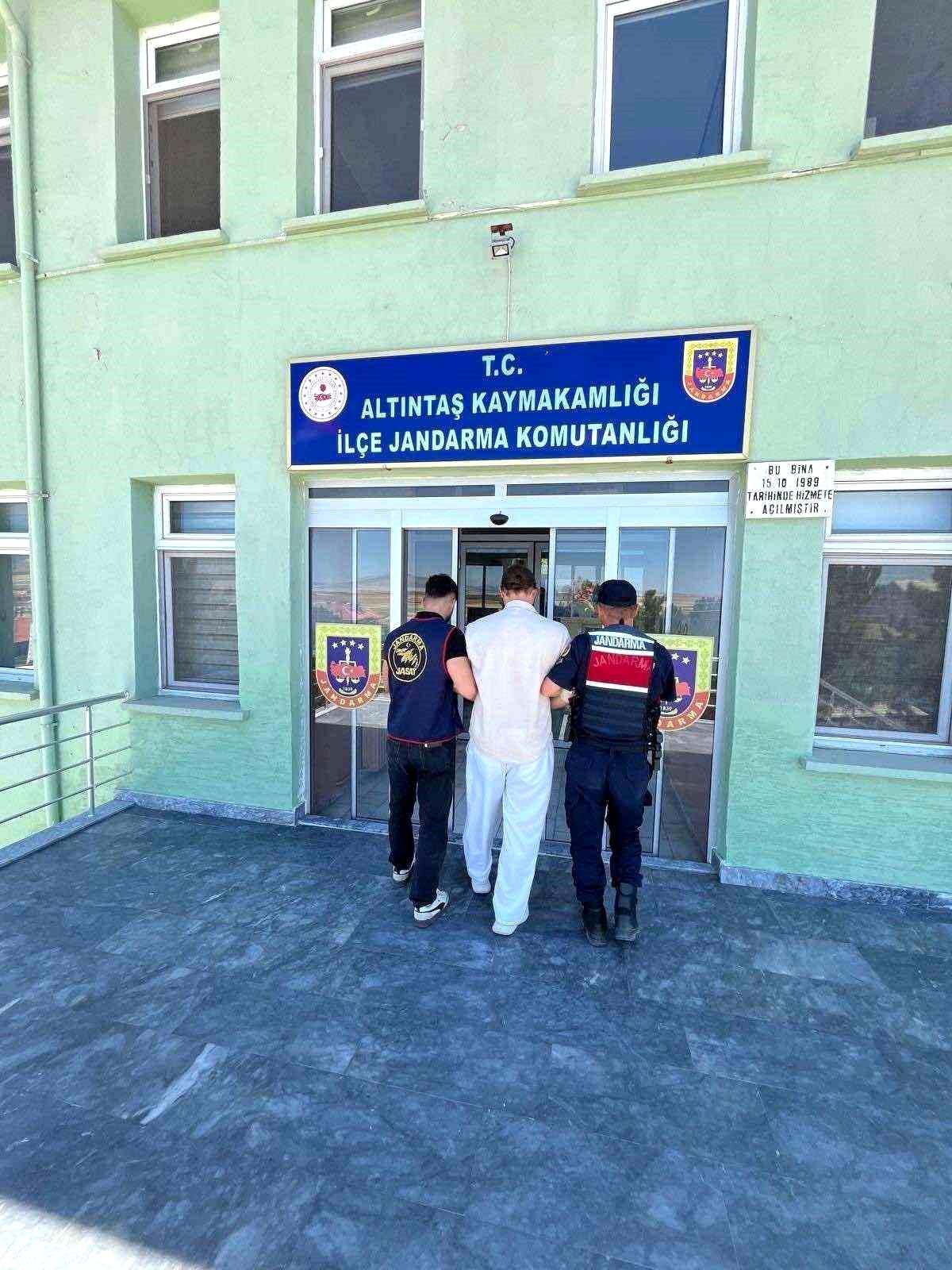 Kütahya'da 10 yıl hapis cezasıyla aranan hükümlü yakalandı