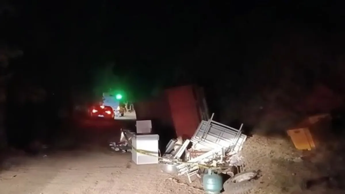 Sakarya'da kamyonet devrildi: 1 ölü 1 yaralı