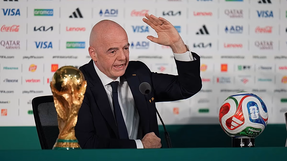 Infantino: Bilet fiyatları normal, Somalili hakem krizini 'büyütmeyin'