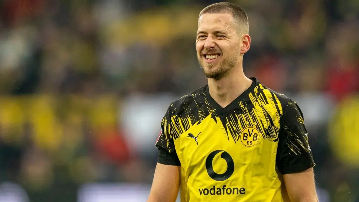 Manchester United, Waldemar Anton'un peşinde