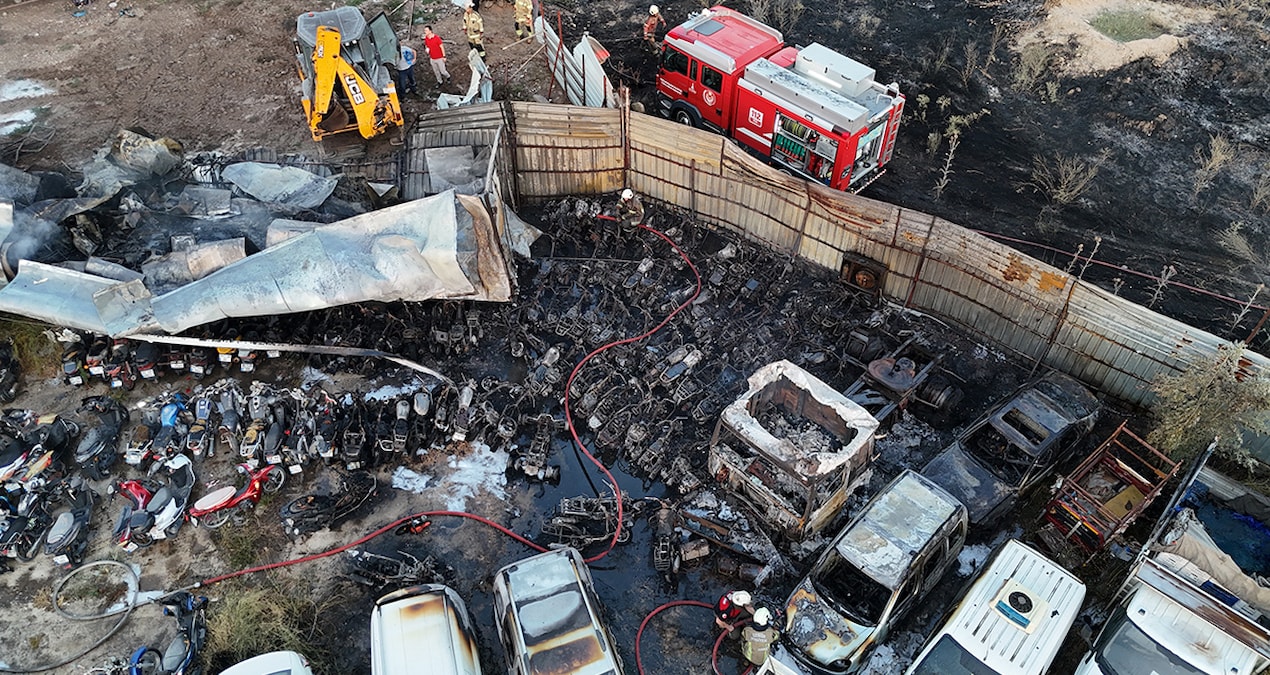 Yediemin otoparkında yangın: Araçlar ve motorlar küle döndü