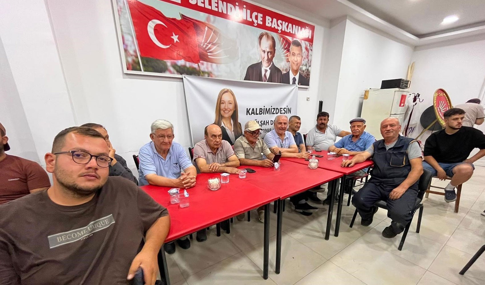 CHP'de 150 kişi istifa etti