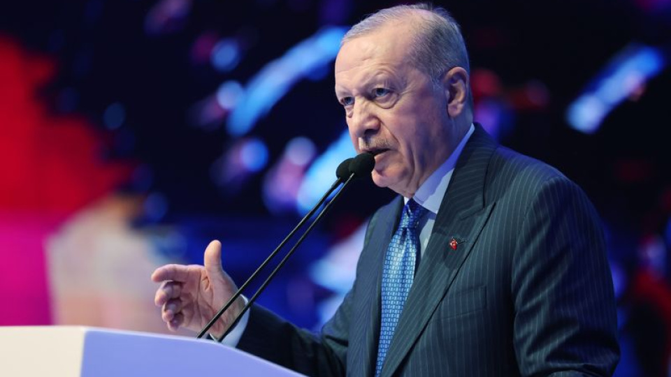 AK Parti kampa giriyor