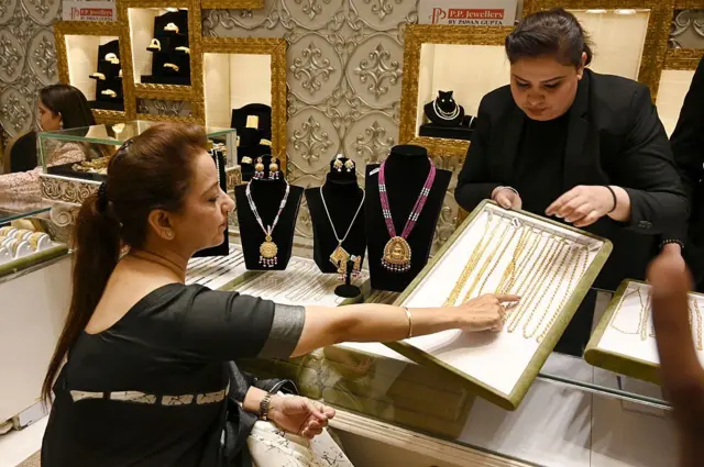 Altın fiyatları Ortadoğu'da artan gerilime rağmen neden düşüyor?
