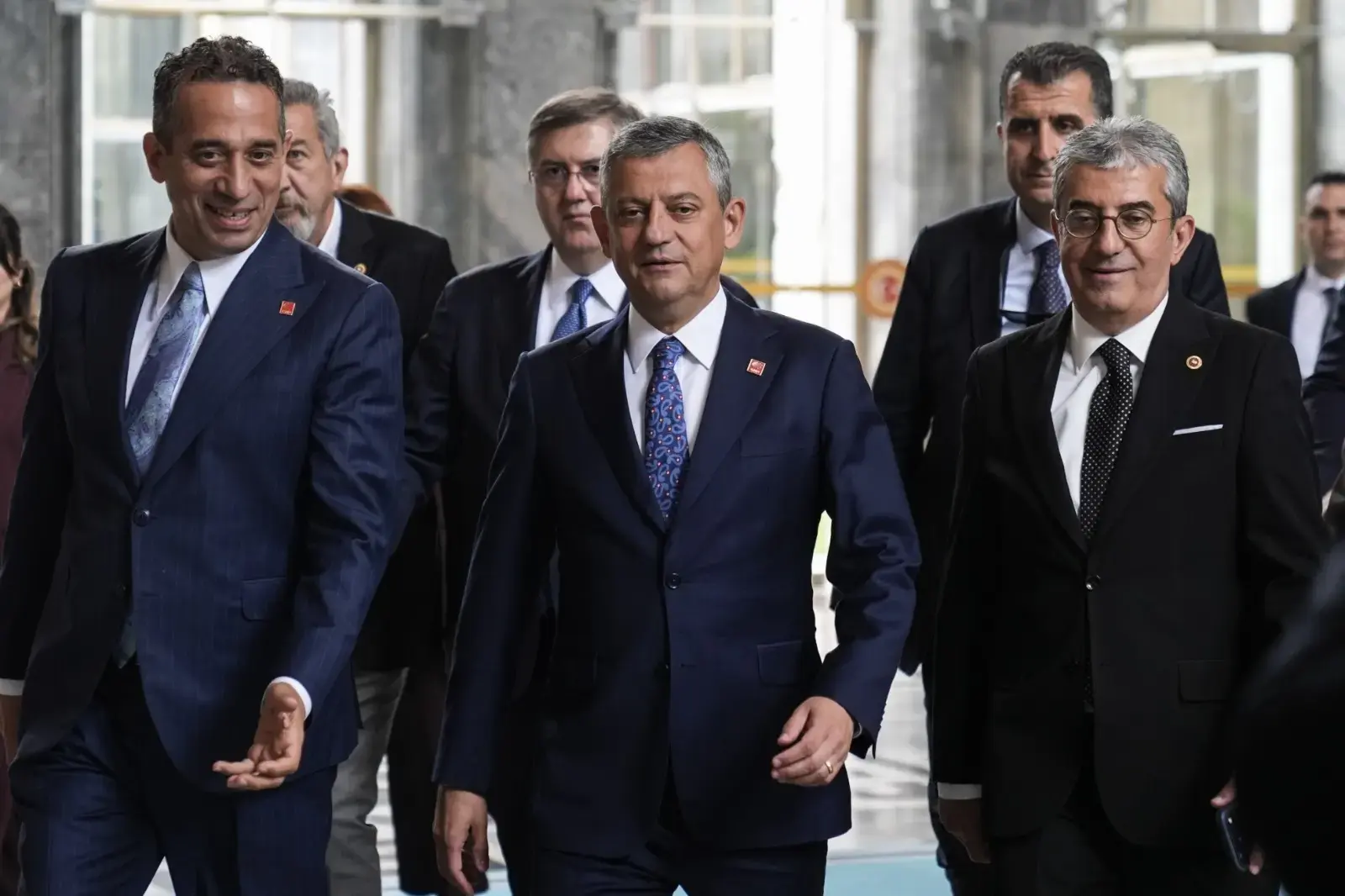 Son dakika! Özgür Özel'in peşinde olduğu parti! DSP Genel Başkanı Aksakal teklifi doğruladı