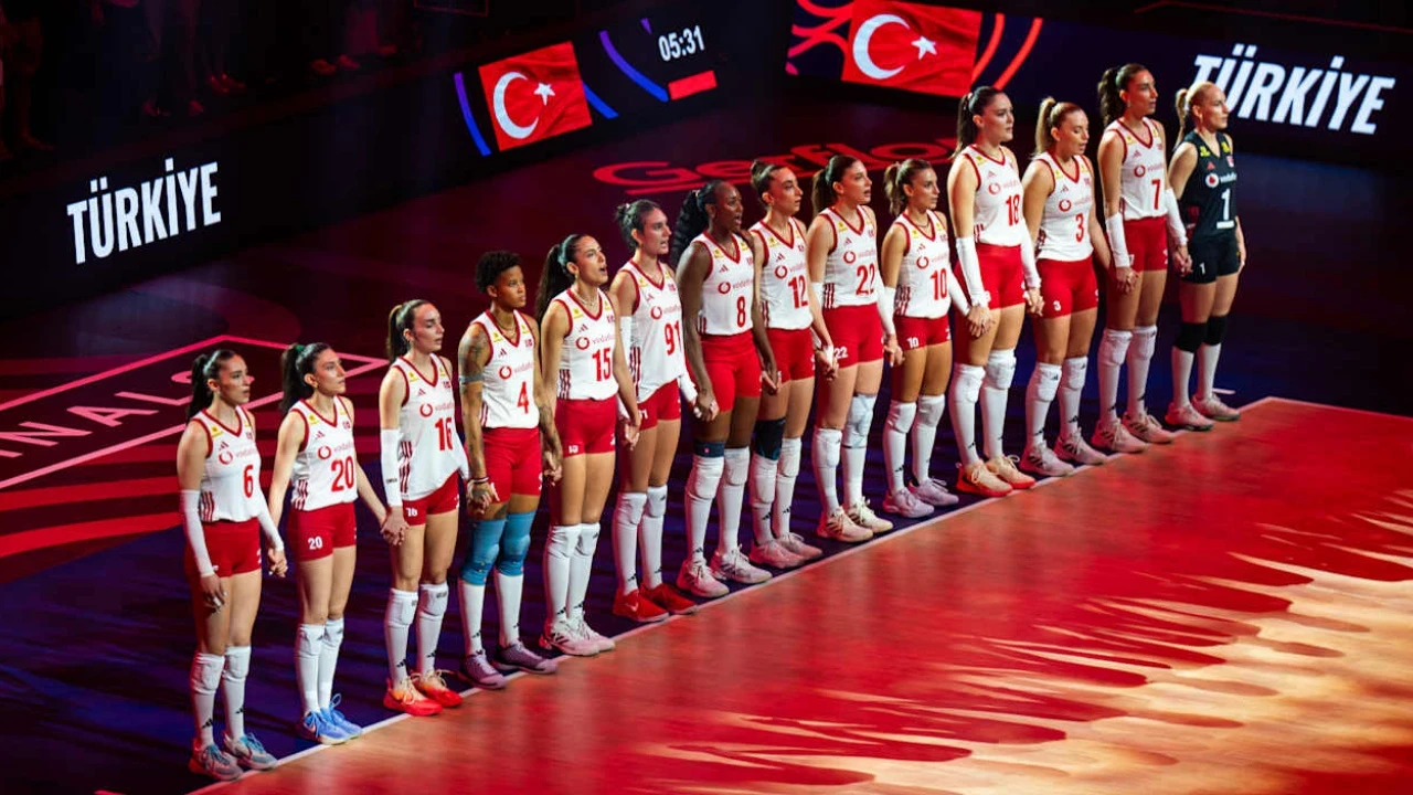 Kabine üyelerinden Filenin Sultanları'na tebrik: Final yolunda başarılar dilediler