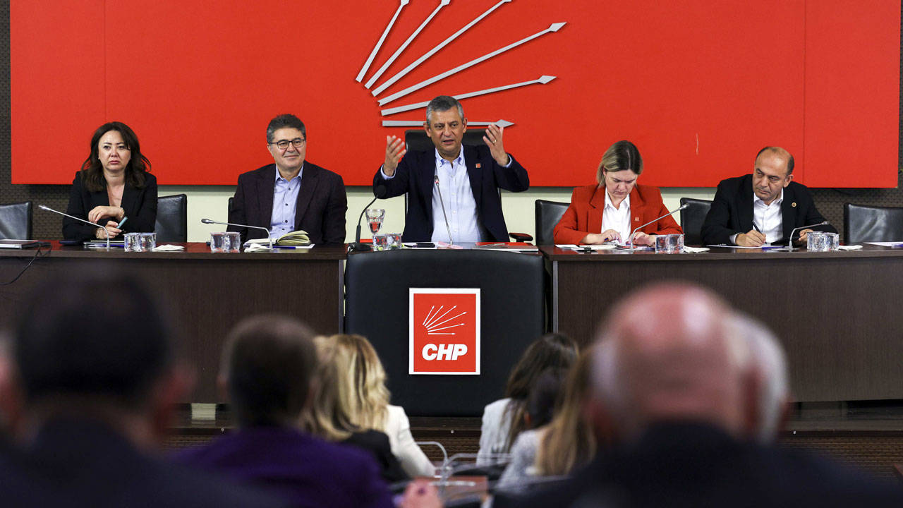 CHP'de kritik PM toplantısı: Özgür Özel yönetimi kararını açıkladı