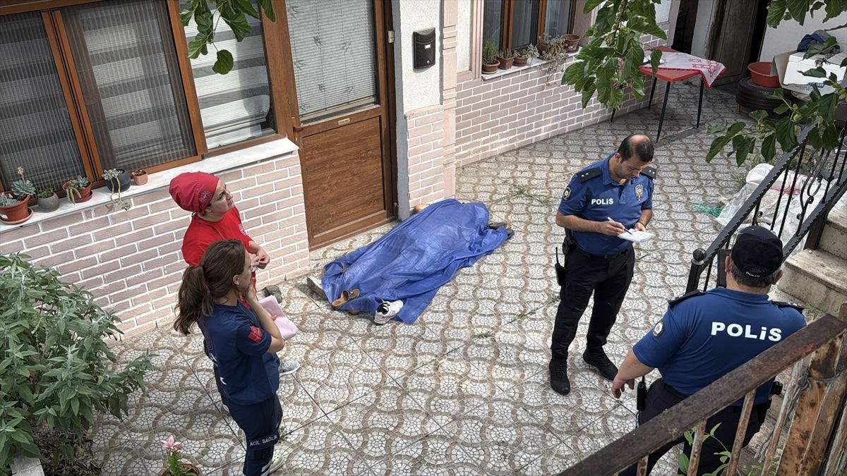 Karabük'te bir kişi evin bahçesinde ölü bulundu