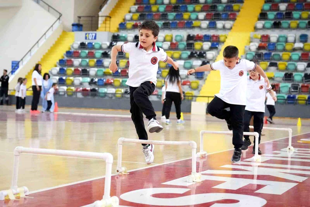 Geleneksel çocuk oyunları şenliği büyük coşkuyla tamamlandı