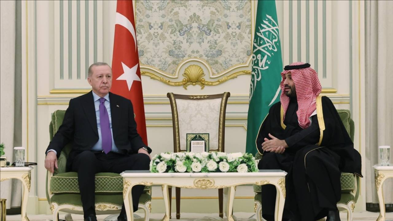 Türkiye ve Suudi Arabistan anlaştı: Hürmüz Boğazı'nı devre dışı bırakacak demiryolu projesi