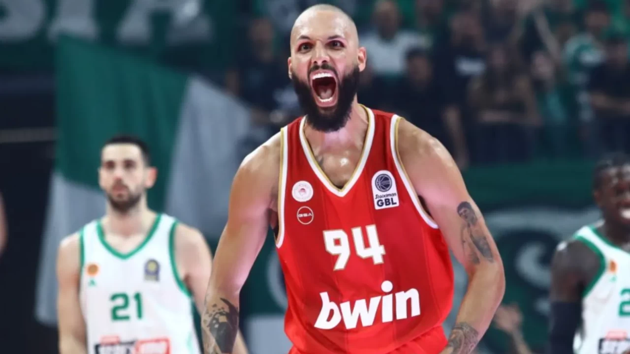 Olympiakos şampiyonluk yolunda hata yapmadı: Panathinaikos’u Fournier ile devirdi
