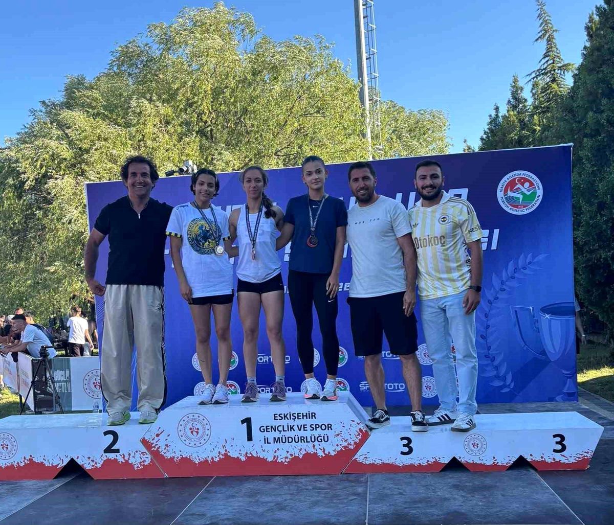 Aydınlı atlet, şampiyonadan madalyayla döndü