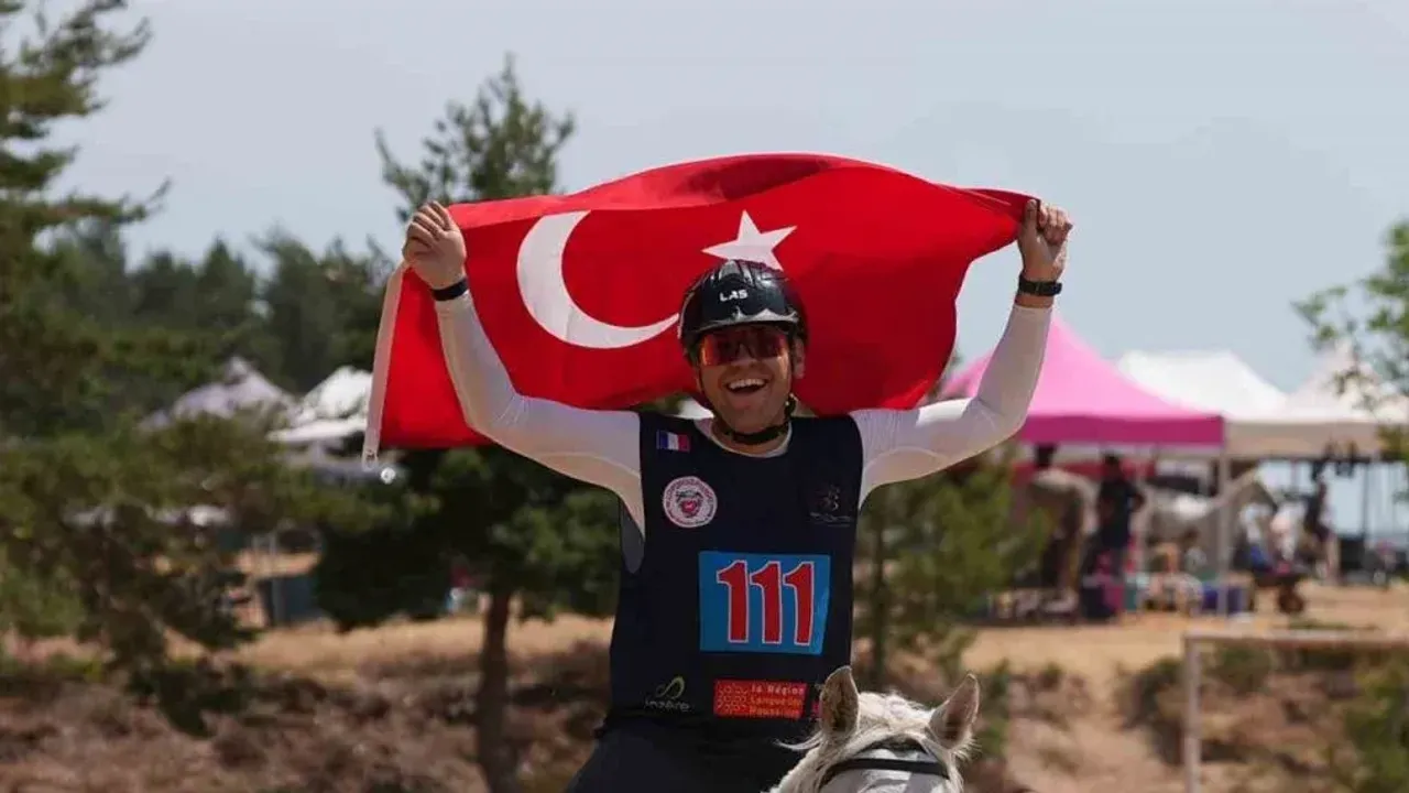 Oğuz Alper Öktem milli formayı giyiyor!