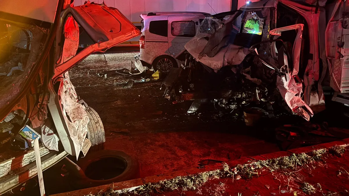Niğde'de zincirleme kaza: 1'i ağır 10 yaralı