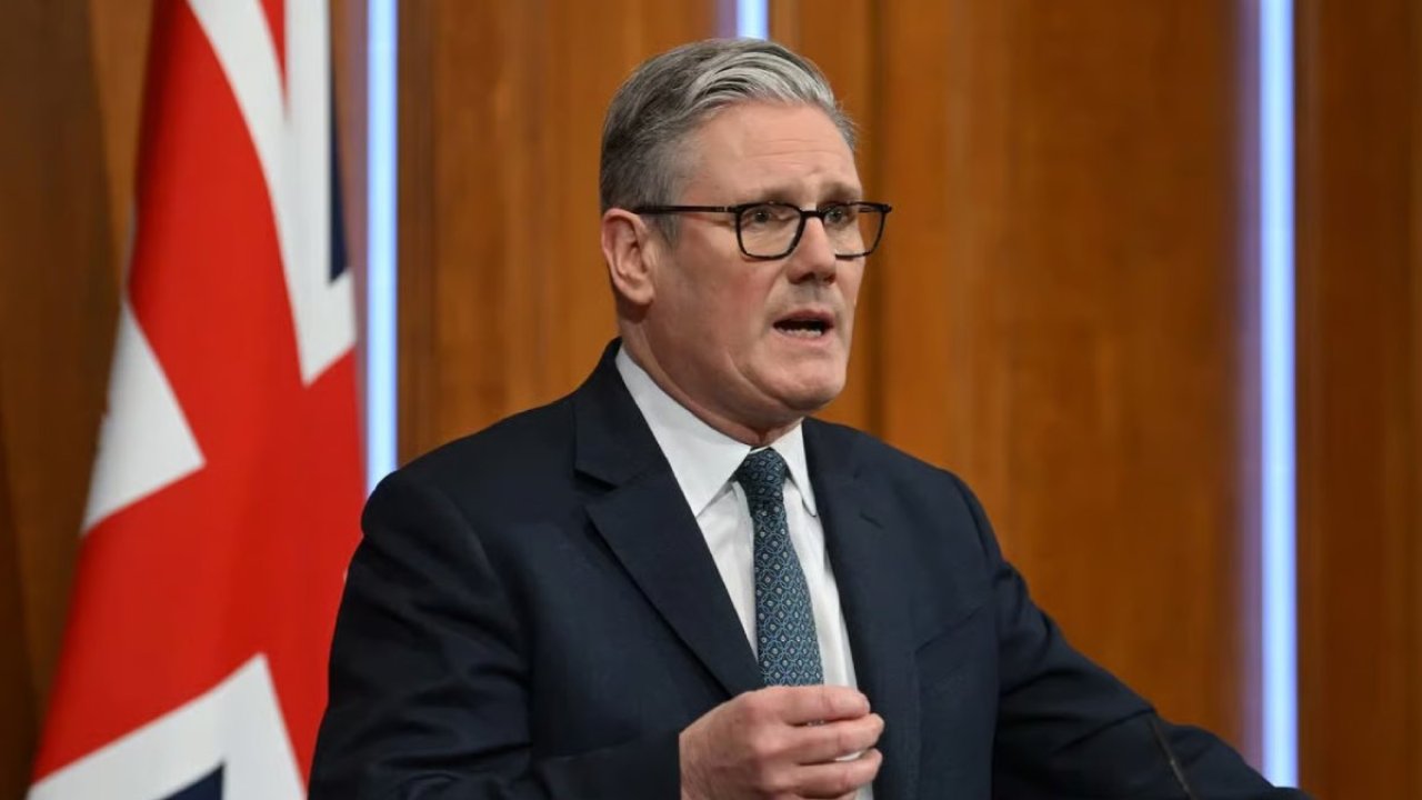 Starmer’dan Kritik Karar: İngiltere’de 16 Yaş Altına Sosyal Medya Kısıtlaması!