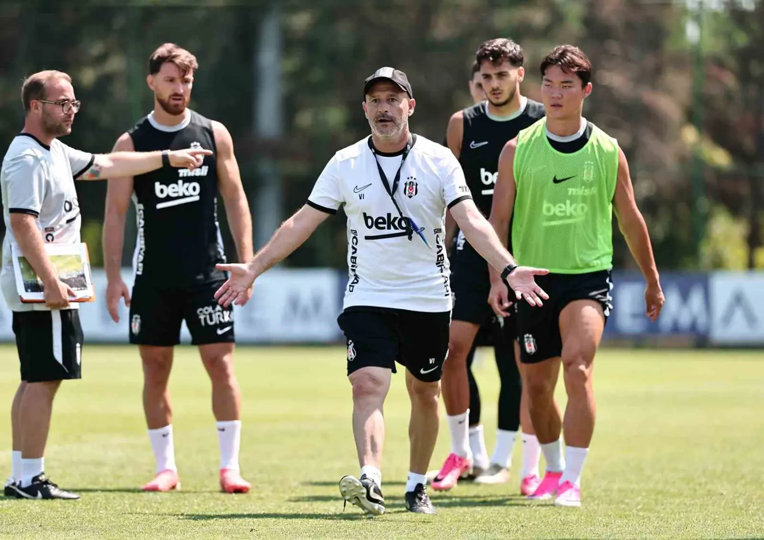 Beşiktaş, Midtjylland mesaisinde
