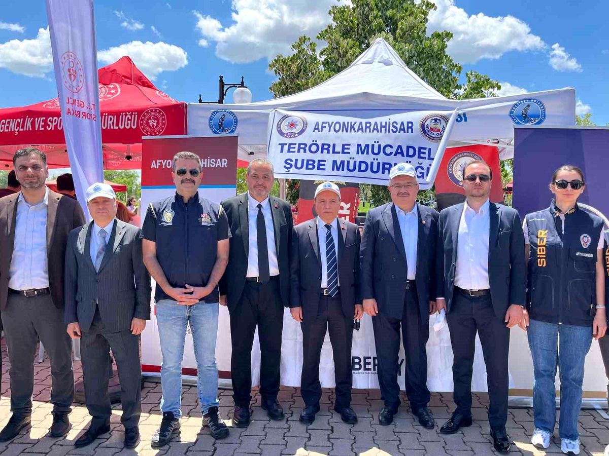 Üniversite gençliğine terör tuzaklarına karşı "El Ele" uyarısı