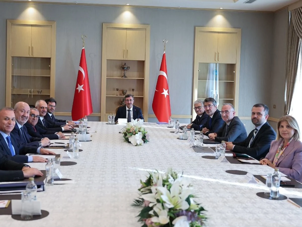 Cevdet Yılmaz, Ekonomi Politikaları Kurulu üyeleriyle toplandı