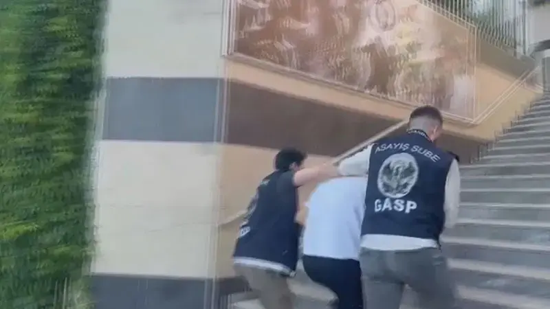 Şişli'de parkta pankart asıp açıklama yapan 7 şüpheli yakalandı