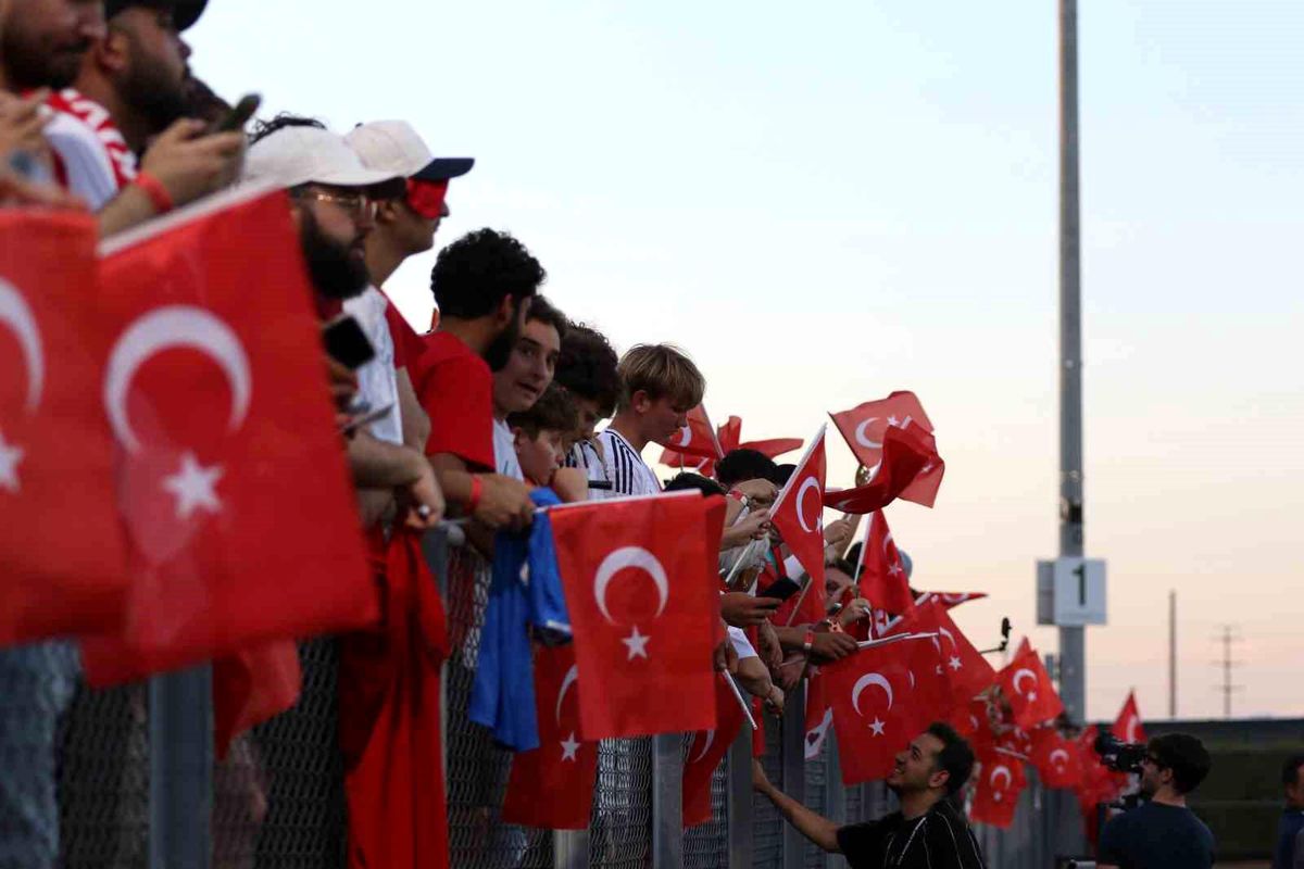 Millilere, Arizona'da yoğun ilgi