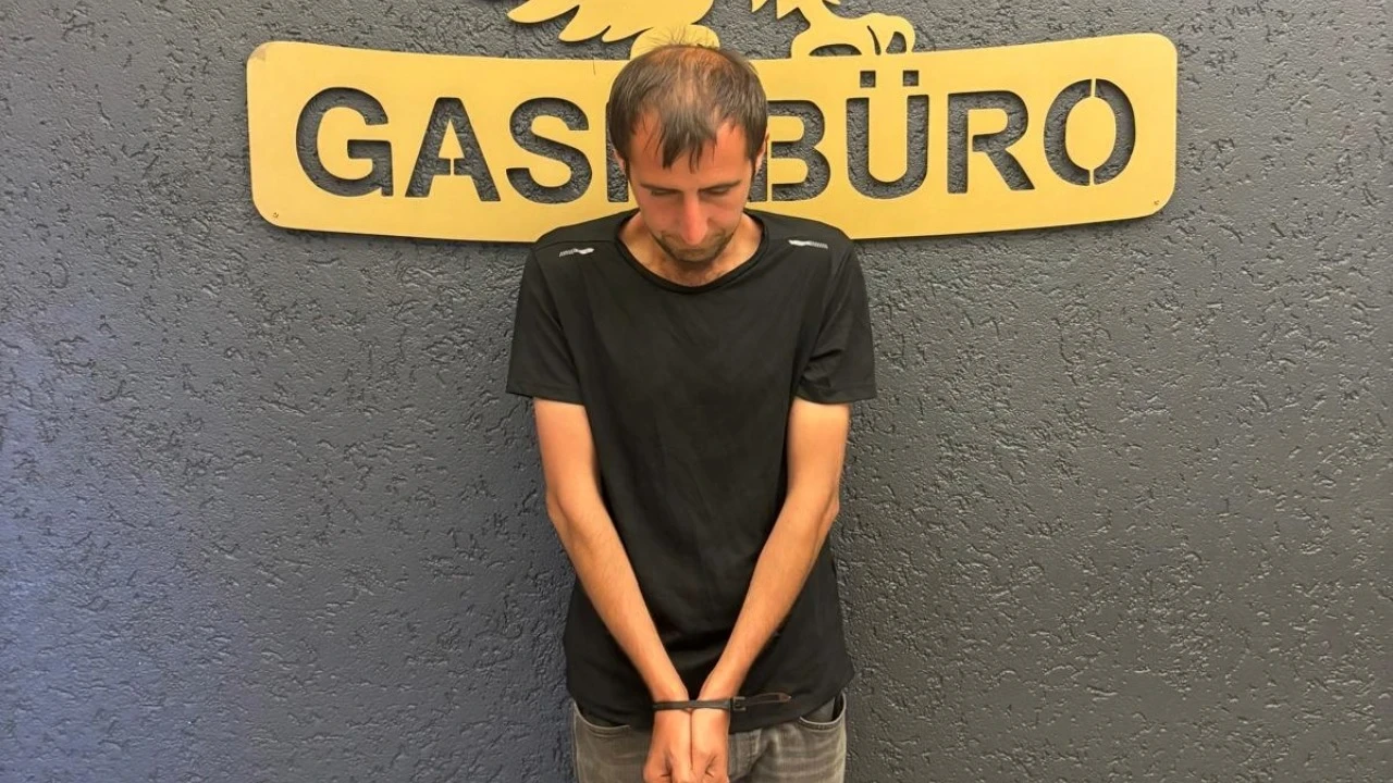 Otomobildeki kadını gasp edip öptü