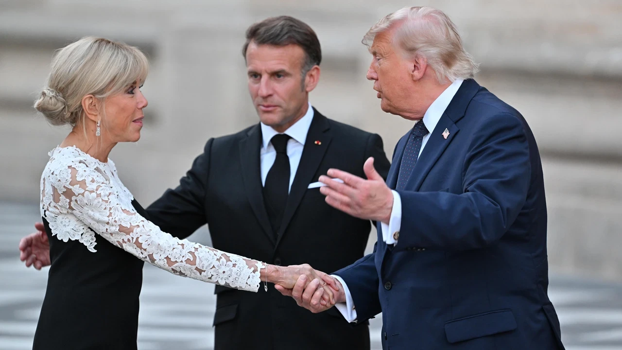Trump 'patron benim' dedi Meloni sigarayı bıraktı D-8 zirvesinin ilginç anları
