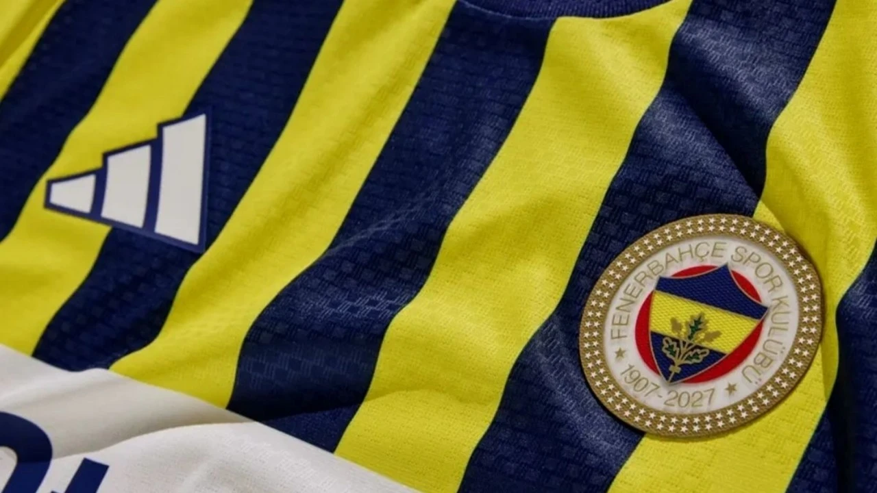 Fenerbahçe'nin 120. yıl logolu formaları tanıtıldı