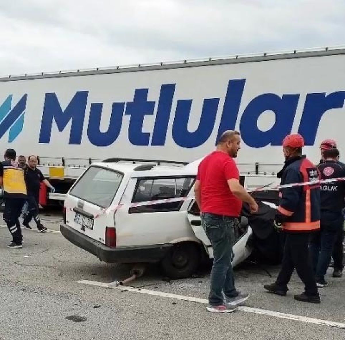 Giresun'da otomobil TIR'a çarptı: 1 ölü, 1 yaralı