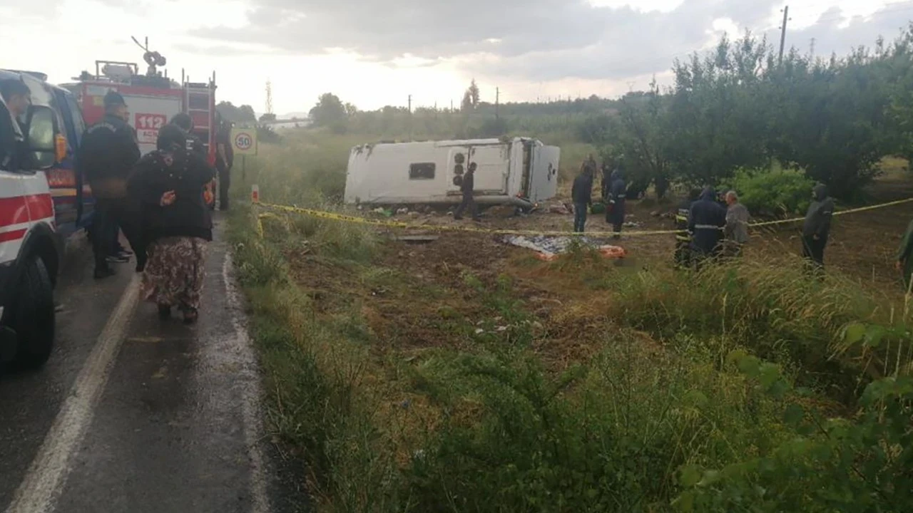 Isparta’da tur minibüsü şarampole yuvarlandı: 5 ölü, 25 yaralı