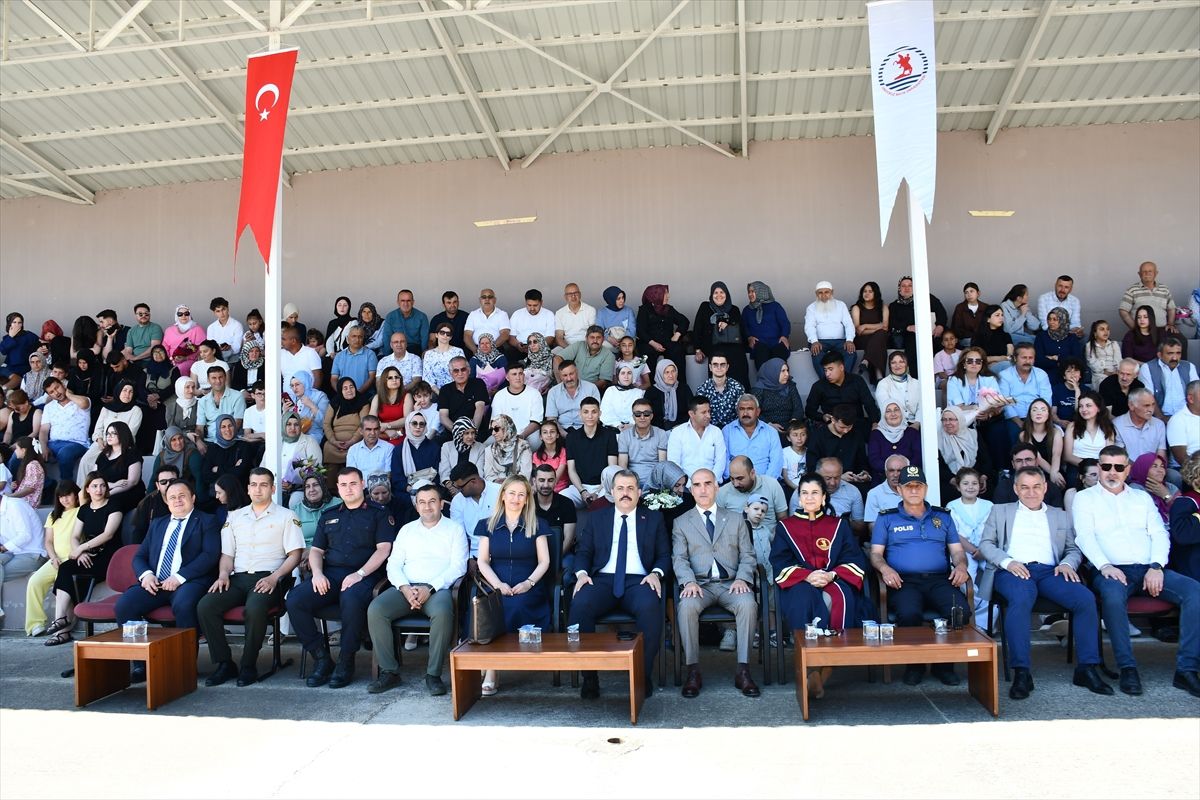 OMÜ Vezirköprü MYO'da mezuniyet töreni düzenlendi