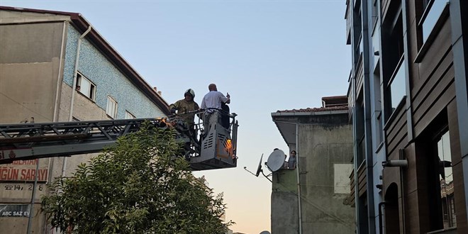 İstanbul'da 5 katlı binada çıkan yangın korkuttu