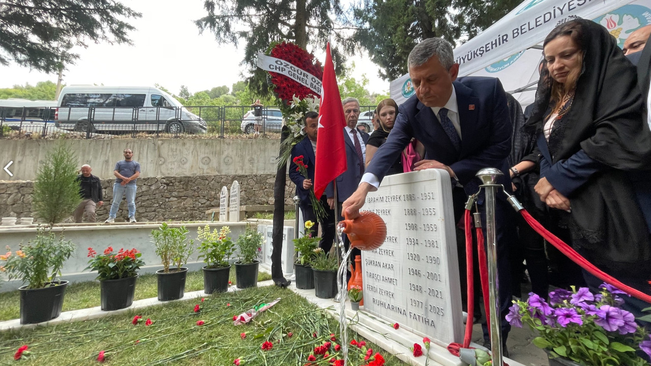 Ferdi Zeyrek için düzenlenen törene katılan Özgür Özel: Anısını yaşatacağız, emanetlerine sahip çıkacağız
