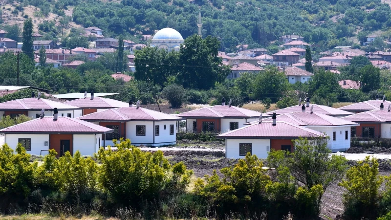 Bakan Kurum: Sındırgı'da yeni yuvaları çok yakında teslim edeceğiz