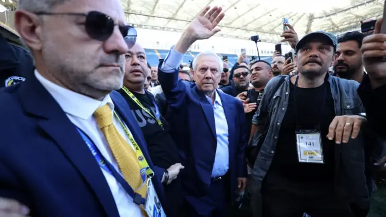 Fenerbahçe'de 4 transfer gündemde! Aziz Yıldırım Mourinho'dan isteyecek