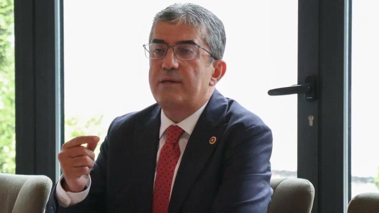 CHP, sosyal medya düzenlemesi için AYM'ye iptal başvurusu yaptı