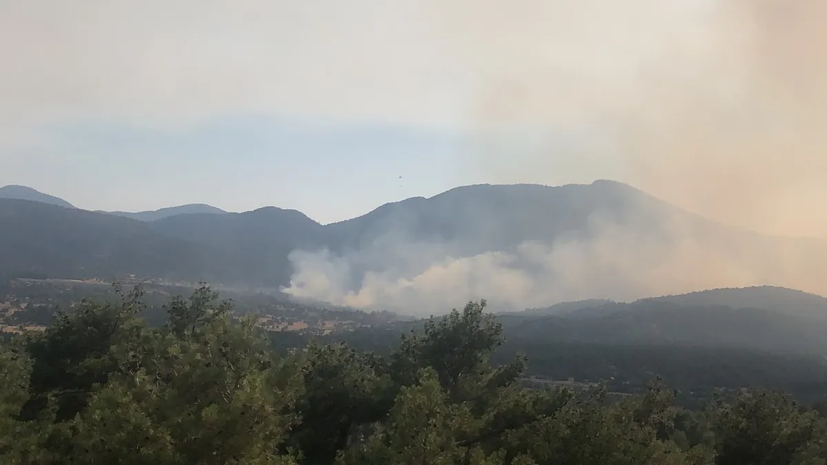 Antalya Akseki'de orman yangını! Havadan ve karadan müdahale