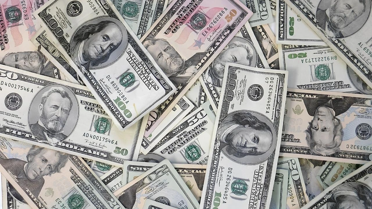 Faiz baskısı piyasaları esir aldı: Dolar 13 ayın zirvesinde