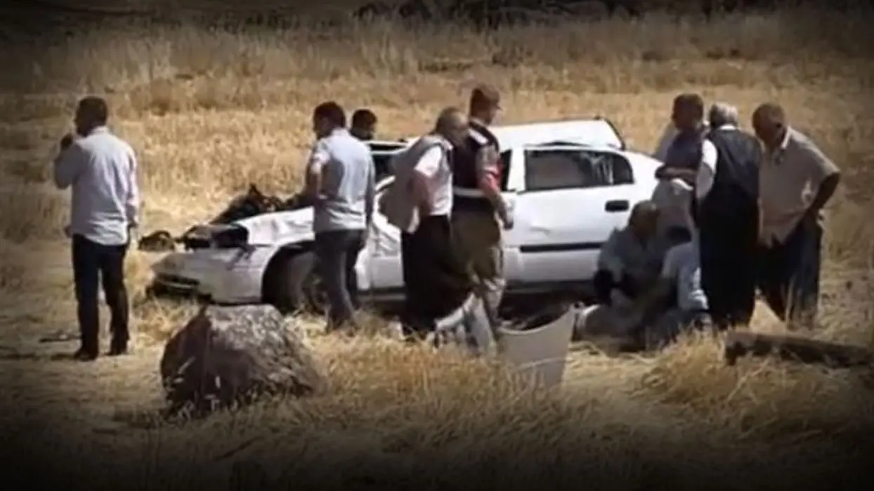 Şanlıurfa'da feci kaza: Takla atan otomobilde iki kişi yaralandı