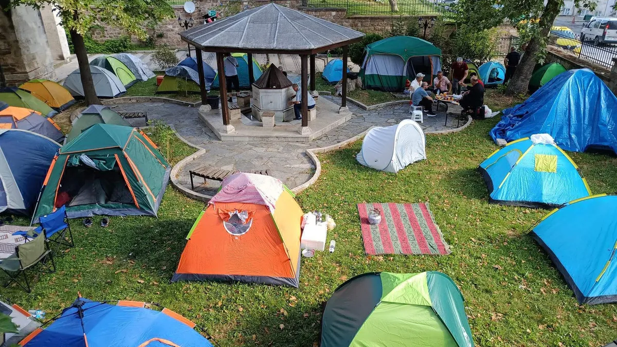 Kırkpınar sevdalıları Edirne'de otel bulamayınca çadır kurdu