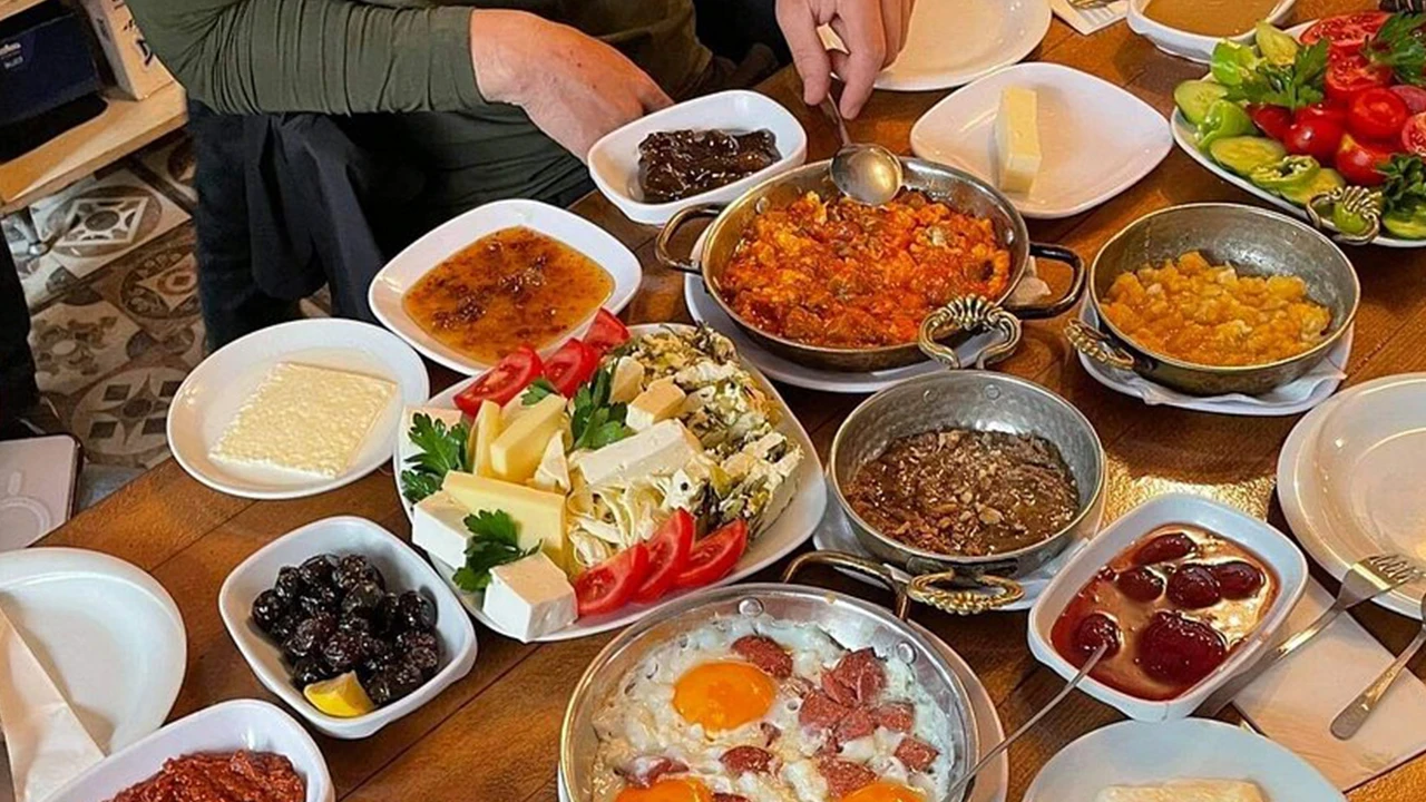 Uyanır uyanmaz kahvaltı yapmak doğru mu? Uzman isim açıkladı