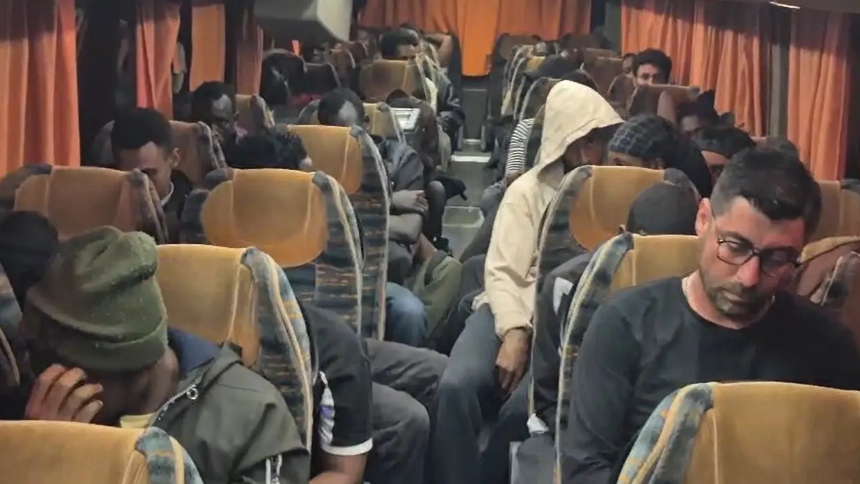 Seferihisar'da 36 düzensiz göçmen yakalandı