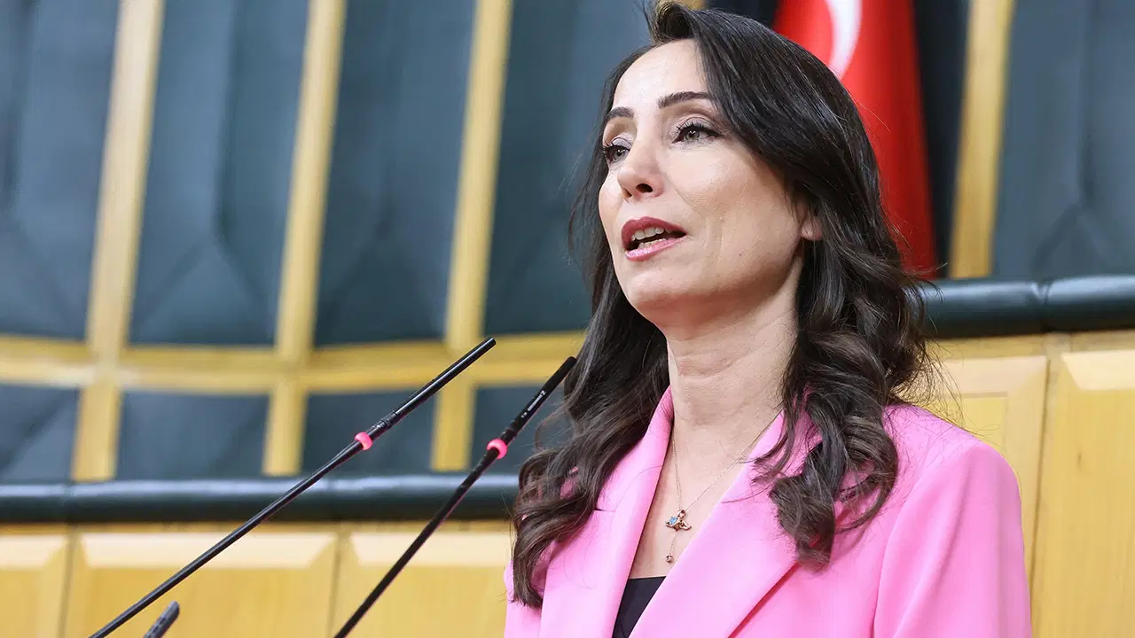 Tülay Hatimoğulları'ndan kürsüde 'NATO Zirvesi' tepkisi: 'Nasıl daha fazla silah satarız'ın' derdine düşmüşler!
