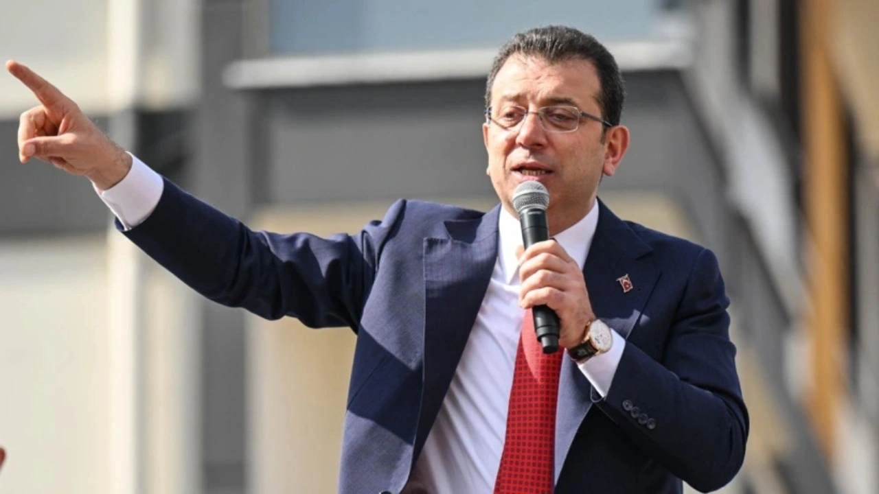 İmamoğlu'nun ağzı bağlı fotoğrafıyla paylaştılar: Artık adilmiş gibi bile davranmıyorlar