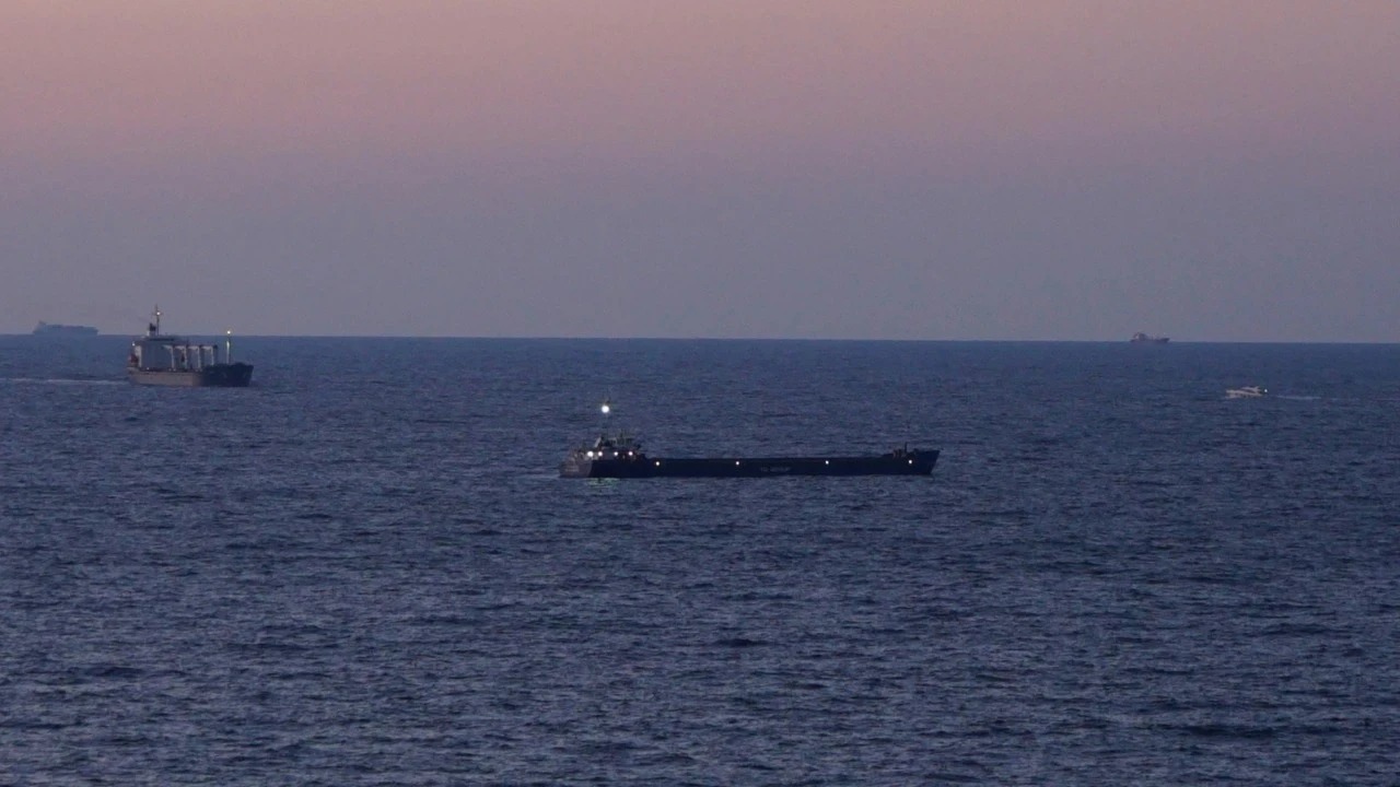 Karadeniz'de 2 gemiye saldırı