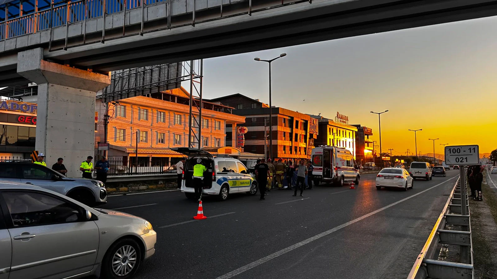 Düzce'de 3 araç birbirine girdi! Zincirleme kazada 1 kişi hayatını kaybetti